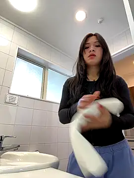 ZoeyJohnson online show from October 26, 1:11 am