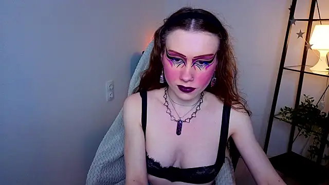 KarenSmitht online show from April 1, 4:26 pm