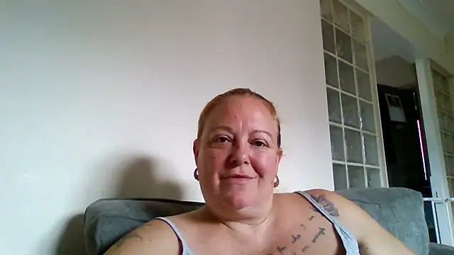 Snapshot of prettysexy2711 chatting on October 7, 11:07 am prettysexy2711 online show from October 7, 11:07 am