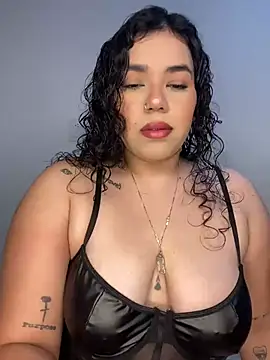 krisstenSantos online show from November 5, 12:27 pm