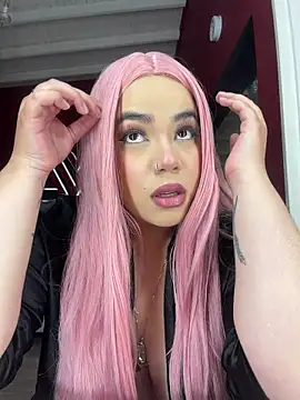 krisstenSantos online show from January 17, 1:49 pm