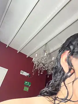 krisstenSantos online show from March 7, 12:57 pm