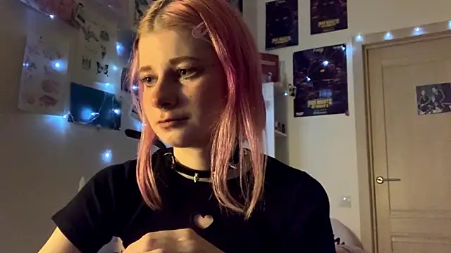 PinkVampire online show from October 5, 6:06 pm