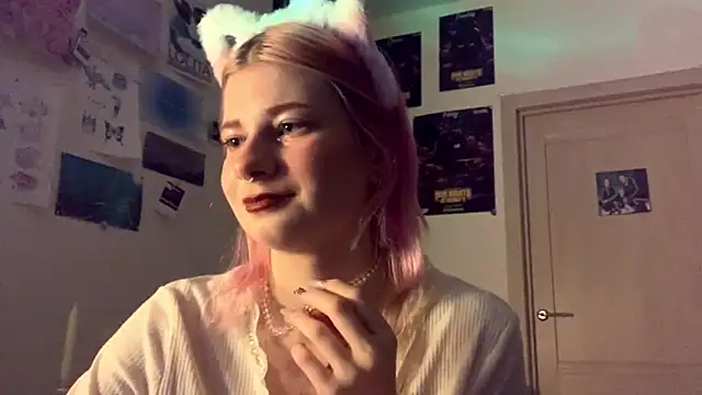 PinkVampire online show from October 8, 8:06 pm