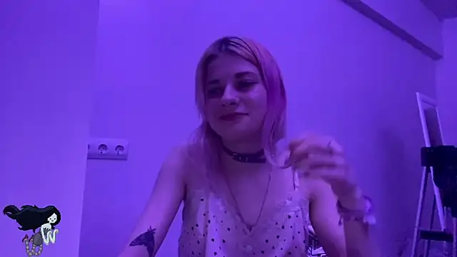 PinkVampire online show from November 4, 7:57 pm