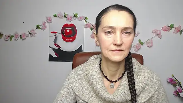 TayaFinch online show from November 8, 1:22 pm