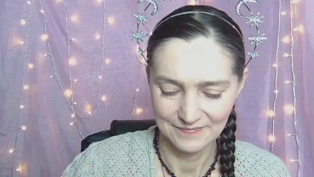 Snapshot of TayaFinch chatting on April 20, 11:13 am TayaFinch online show from April 20, 11:13 am