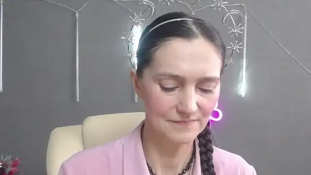 Snapshot of TayaFinch chatting on May 7, 11:59 am TayaFinch online show from May 7, 11:59 am