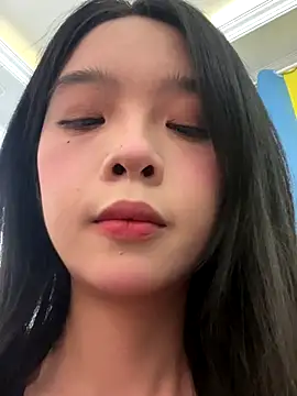 Snapshot of qiqi_x chatting on October 12, 3:33 pm qiqi x online show from October 12, 3:33 pm