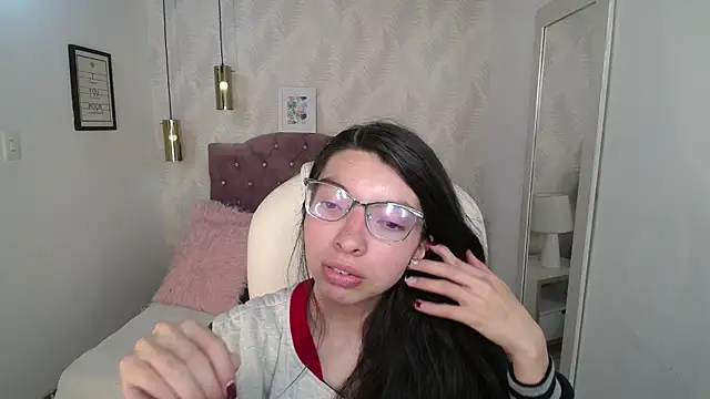 alllyson  online show from February 6, 7:17 pm