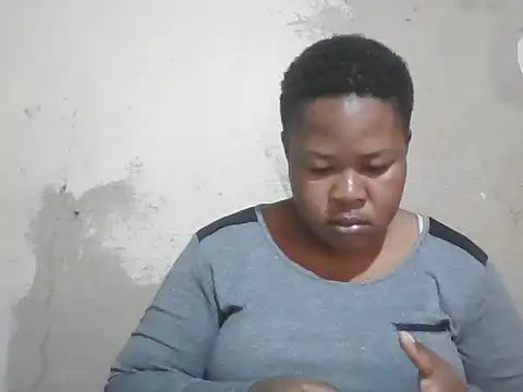 Snapshot of Bustyass93 chatting on October 17, 7:33 am Bustyass93 online show from October 17, 7:33 am