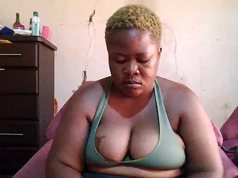 Snapshot of Bustyass93 chatting on February 18, 9:05 am Bustyass93 online show from February 18, 9:05 am