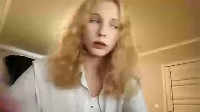 Fafa Fluff online show from September 30, 2:11 pm