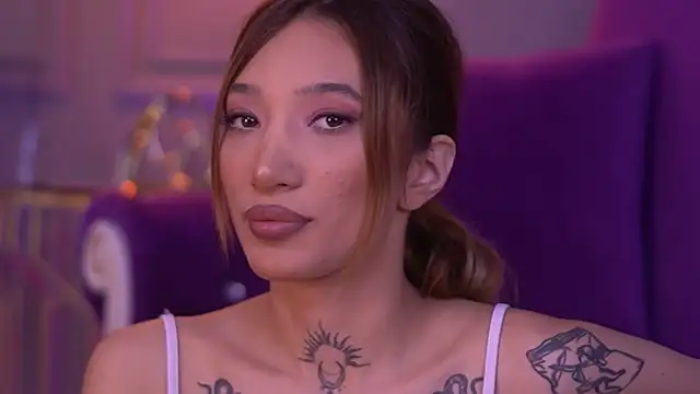 Snapshot of SiennaJayden chatting on October 6, 5:43 pm SiennaJayden online show from October 6, 5:43 pm