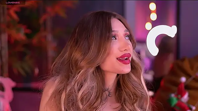 Snapshot of SiennaJayden chatting on December 19, 6:59 pm SiennaJayden online show from December 19, 6:59 pm