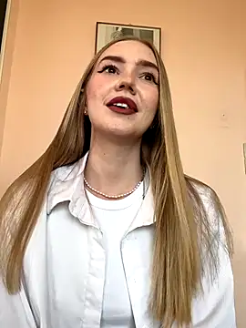 MilaMoone online show from September 24, 11:35 am