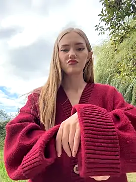 MilaMoone online show from October 2, 10:22 am