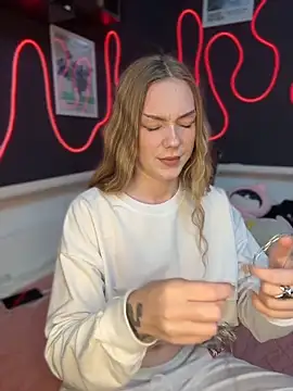 MilaMoone online show from April 1, 10:49 am