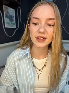 MilaMoone online show from May 16, 11:31 am