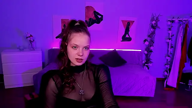 BetsyKiss online show from April 29, 5:30 pm
