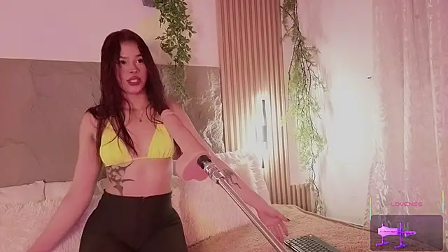 Snapshot of YourgirlAmmi chatting on October 26, 2:50 am YourgirlAmmi online show from October 26, 2:50 am