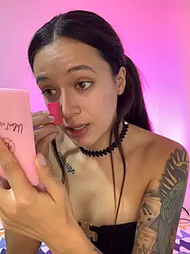 Snapshot of MiQeilaSweet chatting on March 12, 5:52 pm MiQeilaSweet online show from March 12, 5:52 pm