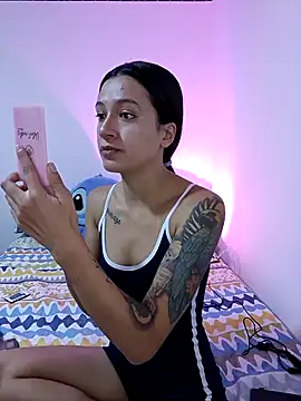 Snapshot of MiQeilaSweet chatting on March 18, 5:16 pm MiQeilaSweet online show from March 18, 5:16 pm