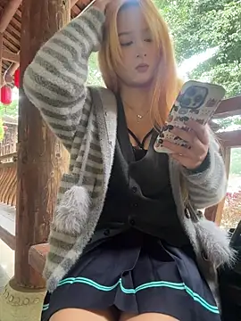 yuki june online show from December 5, 7:06 am