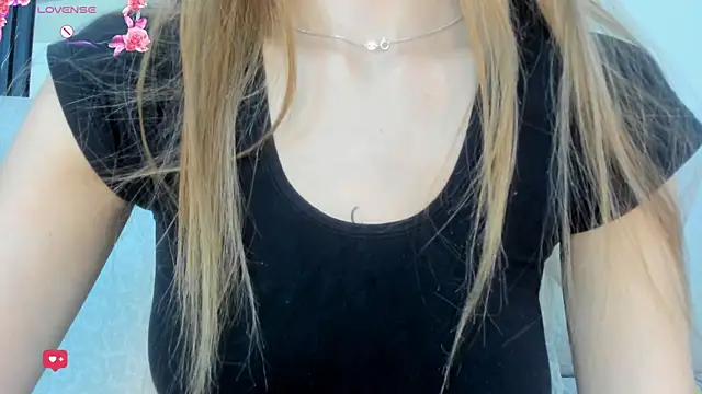 Snapshot of Naomi_Rousse chatting on May 5, 12:46 pm Naomi Rousse online show from May 5, 12:46 pm