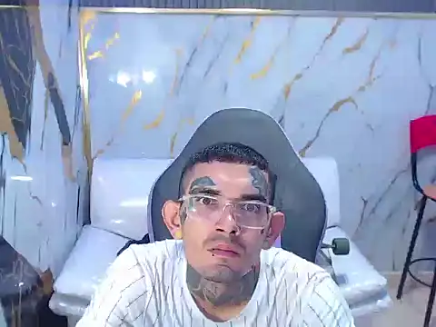 boy tatto777 online show from September 22, 1:57 pm