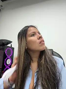 Snapshot of EMILIIA_RICHTER__ chatting on March 29, 12:05 pm EMILIIA RICHTER online show from March 29, 12:05 pm