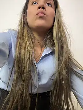EMILIIA RICHTER   online show from May 14, 7:53 pm