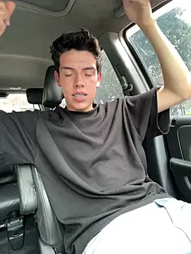 Snapshot of mattebret11 chatting on October 28, 4:53 pm mattebret11 online show from October 28, 4:53 pm