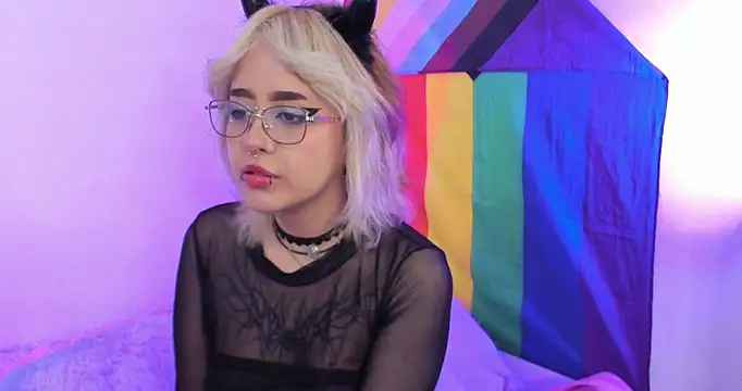 Snapshot of NekoWaifu chatting on September 30, 12:32 pm NekoWaifu online show from September 30, 12:32 pm