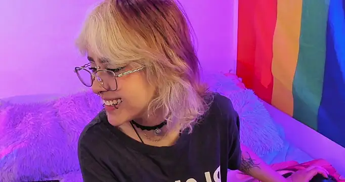 Snapshot of NekoWaifu chatting on October 7, 1:08 pm NekoWaifu online show from October 7, 1:08 pm