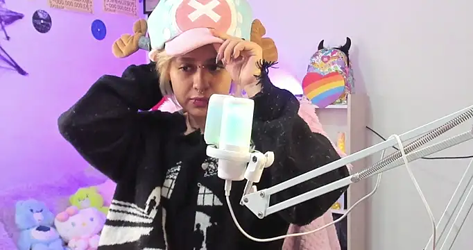 Snapshot of NekoWaifu chatting on October 11, 1:20 pm NekoWaifu online show from October 11, 1:20 pm