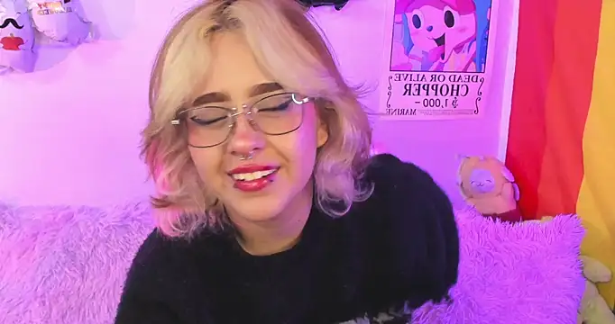 Snapshot of NekoWaifu chatting on October 20, 1:00 pm NekoWaifu online show from October 20, 1:00 pm