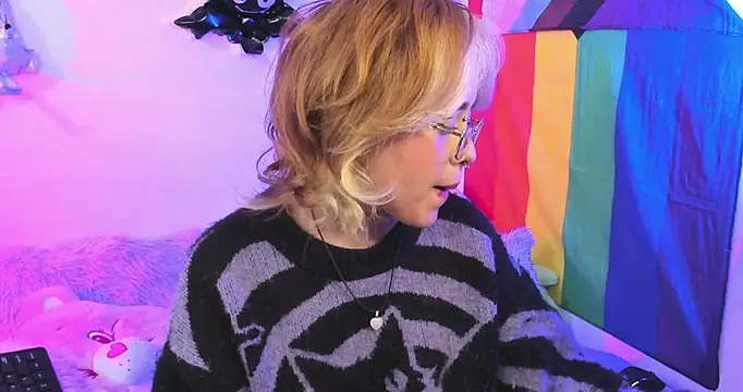 Snapshot of NekoWaifu chatting on October 21, 1:12 pm NekoWaifu online show from October 21, 1:12 pm