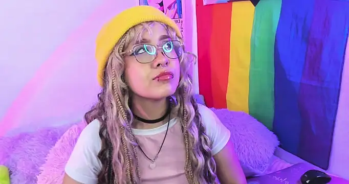 Snapshot of NekoWaifu chatting on November 27, 1:24 pm NekoWaifu online show from November 27, 1:24 pm