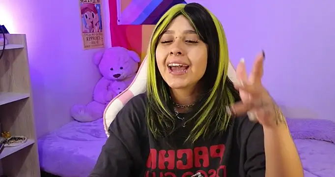 Snapshot of NekoWaifu chatting on February 2, 2:16 pm NekoWaifu online show from February 2, 2:16 pm