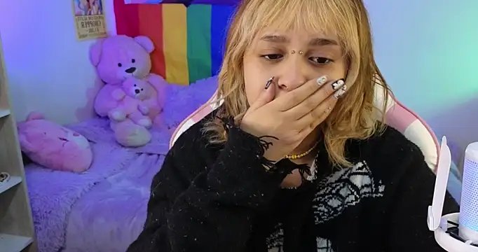 Snapshot of NekoWaifu chatting on February 9, 1:59 pm NekoWaifu online show from February 9, 1:59 pm