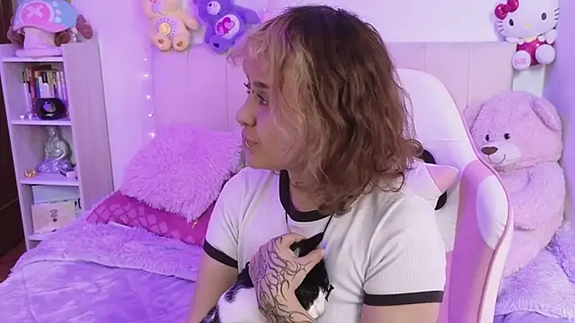 NekoWaifu online show from May 6, 2:22 pm