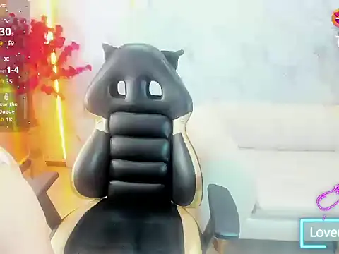 Isabella Blondetf online show from October 6, 8:06 pm