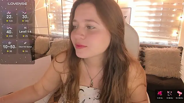 Snapshot of sophiee09_ chatting on February 27, 2:17 pm sophiee09 online show from February 27, 2:17 pm