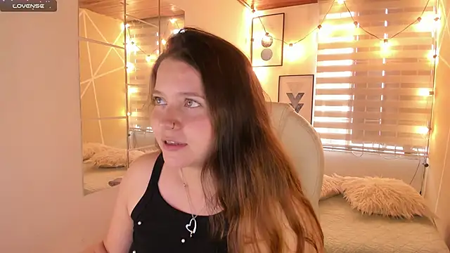 Snapshot of sophiee09_ chatting on March 24, 8:03 pm sophiee09 online show from March 24, 8:03 pm