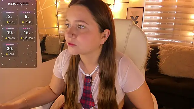 Snapshot of sophiee09_ chatting on March 30, 1:34 pm sophiee09 online show from March 30, 1:34 pm