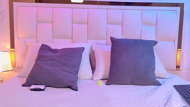 paulina cano online show from February 1, 7:12 pm