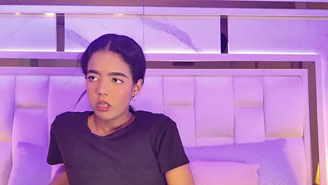 paulina cano online show from April 6, 7:04 pm