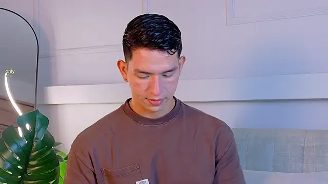 Snapshot of ZaneDawson chatting on April 1, 9:45 pm ZaneDawson online show from April 1, 9:45 pm