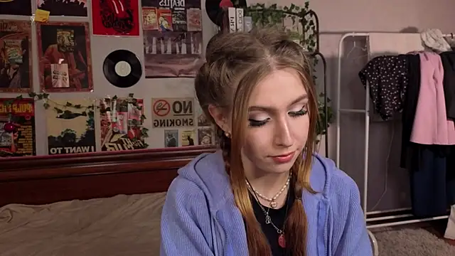 Snapshot of LinhStirna chatting on October 2, 1:29 pm LinhStirna online show from October 2, 1:29 pm